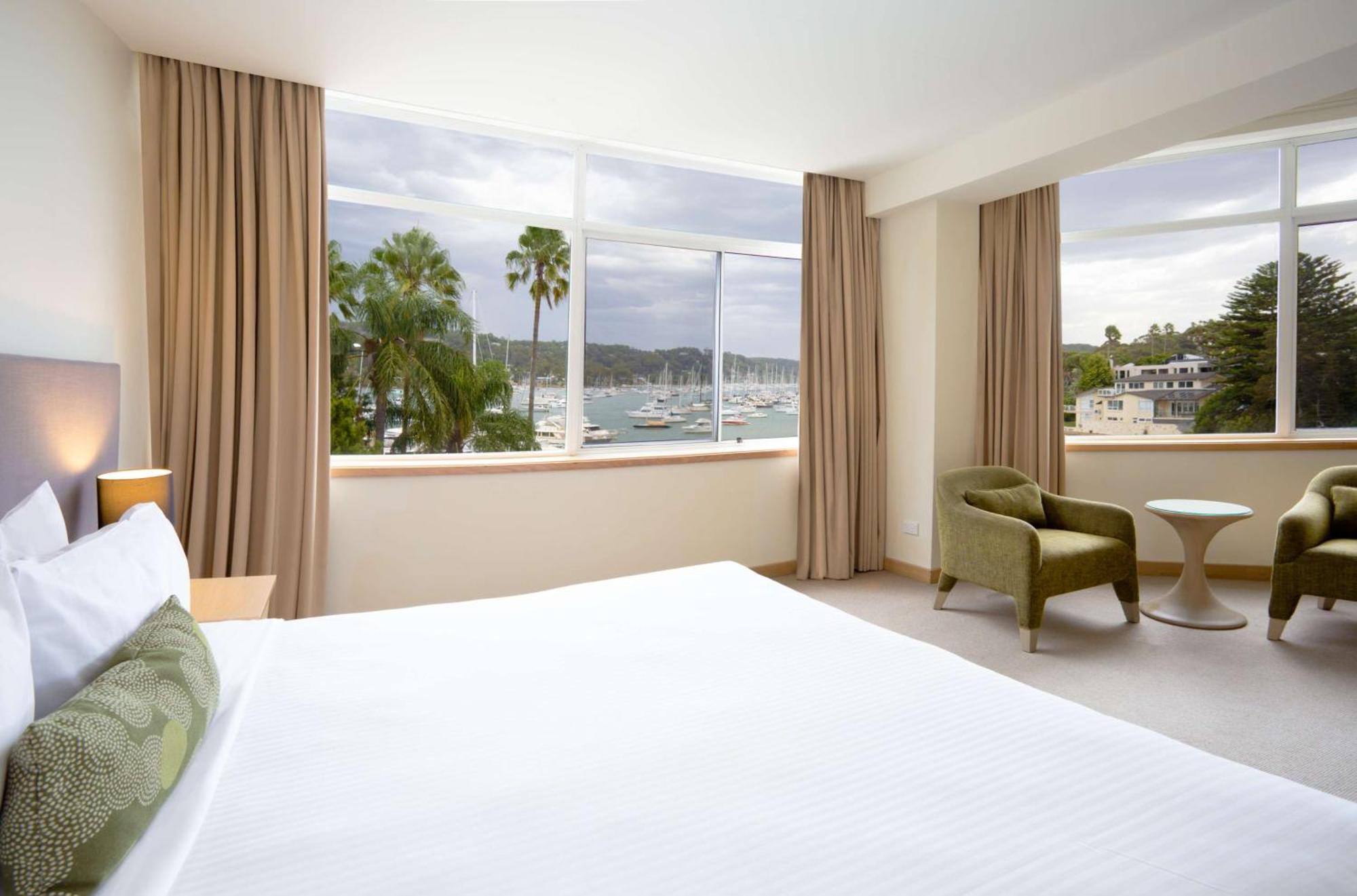 เมโทร มิราจ โฮเต็ล นิวพอร์ท Hotel นิวพอร์ต ภายนอก รูปภาพ