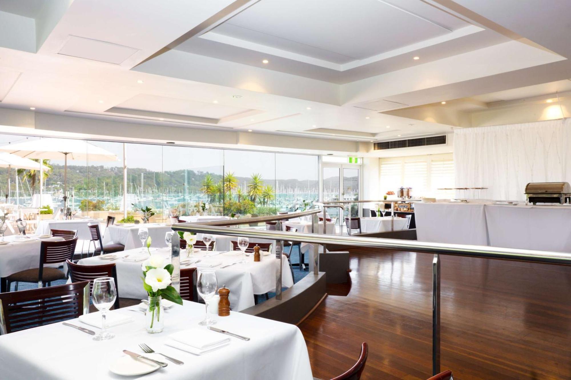 เมโทร มิราจ โฮเต็ล นิวพอร์ท Hotel นิวพอร์ต ภายนอก รูปภาพ