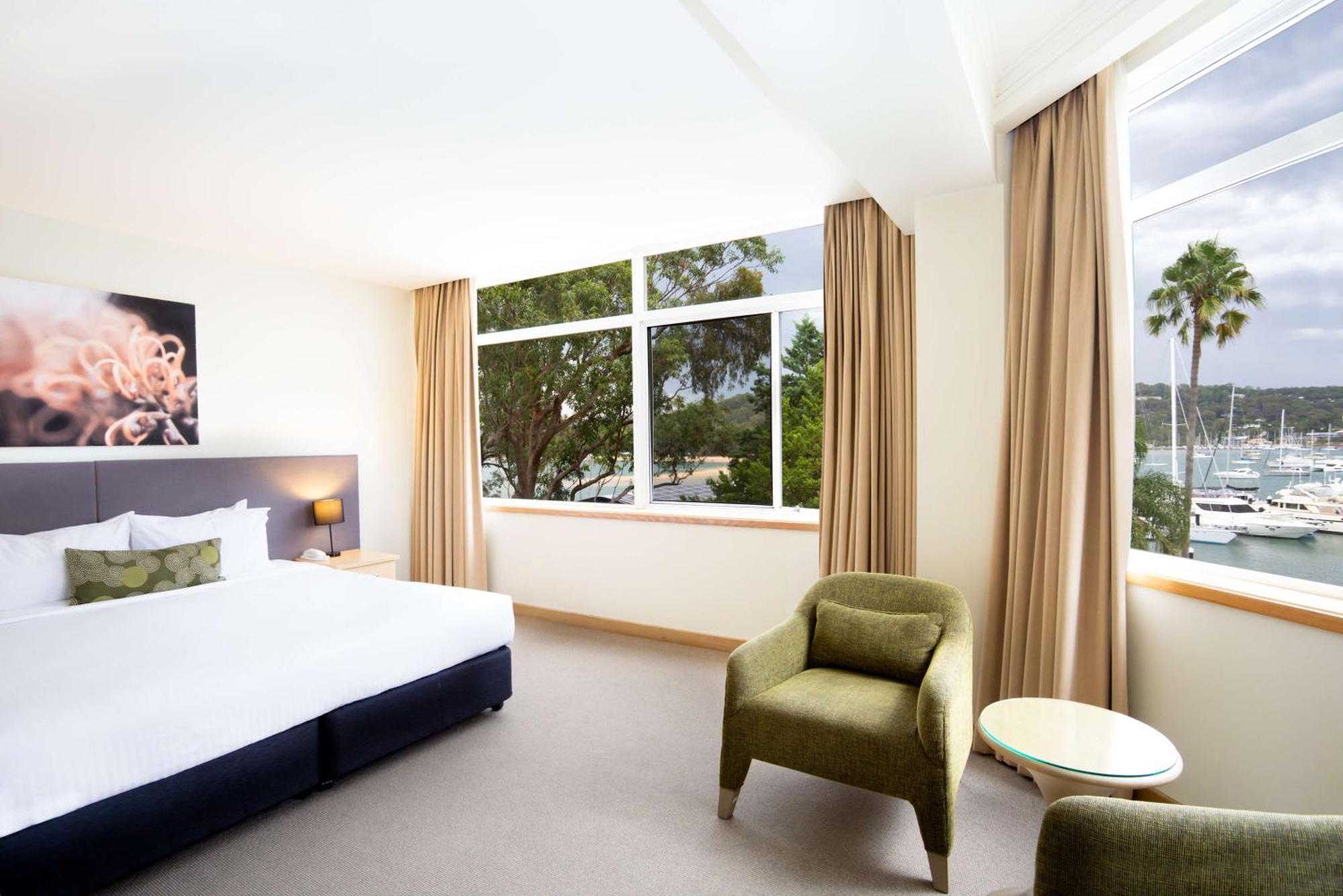เมโทร มิราจ โฮเต็ล นิวพอร์ท Hotel นิวพอร์ต ภายนอก รูปภาพ